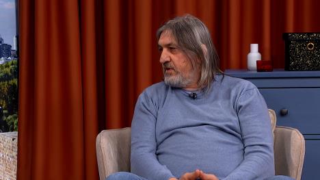 ni 5 clean.00_15_49_17.Still003.jpg