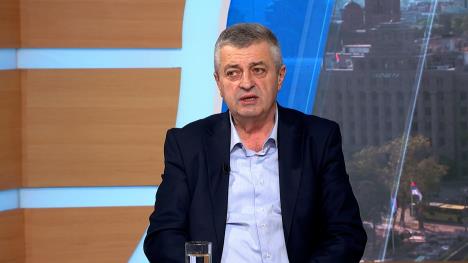 jutarnji clean.00_26_12_01.Still003.jpg