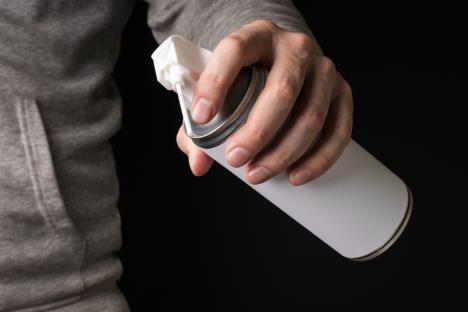 čišćenje kompjutera sa kompresovanim vazduhom