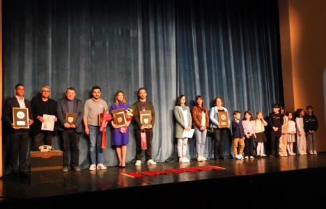 LOZNICA -Nagradjeni.JPG