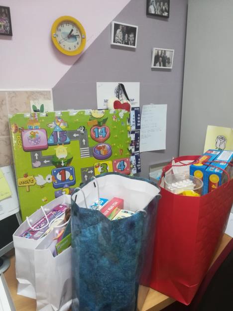 LOZNICA - Poklon za Dečje odeljenje Foto ZC Loznica.jpg