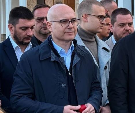 Miloš Vučević i sin.jpg