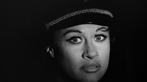 Olivera Katarina, crno bela fotografija