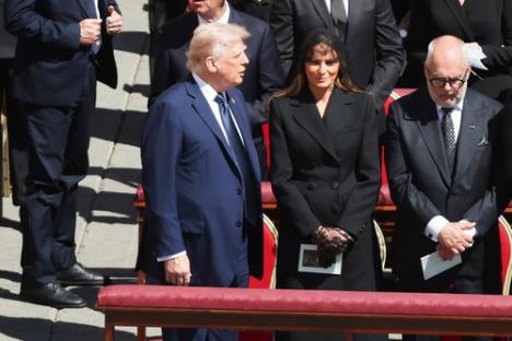 donald tramp melanija tramp na sahrani pape franje profimedia-0992471275.jpg