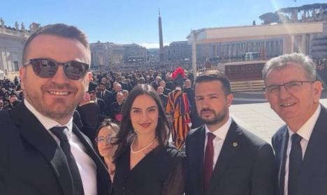Jakov Milatović na sahrani pape Franje