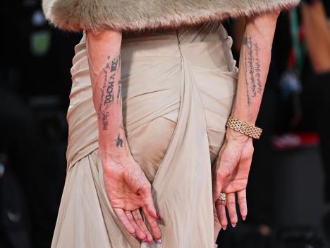 Anđelina Džoli je govorila o svojoj ljubavi prema tetovažama i otkrila da su one postale deo porodične tradicije. profimedia-0903088138.jpg