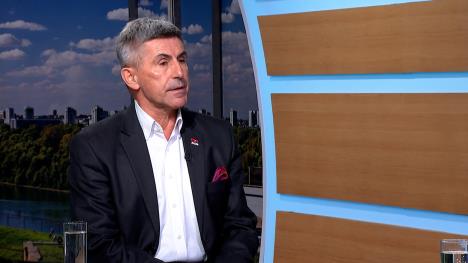 jutarnji clean.00_37_24_15.Still003.jpg