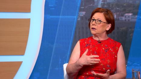 jutarnji clean.01_53_56_10.Still008.jpg