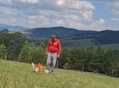 Gagi Jovanović sa psom.jpg