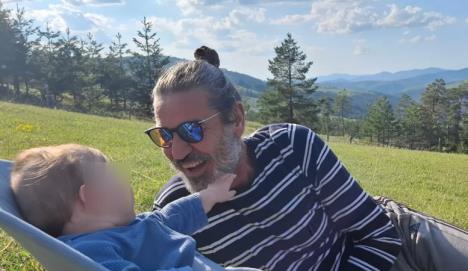 Gagi Jovanović sa unukom Lukom.jpg