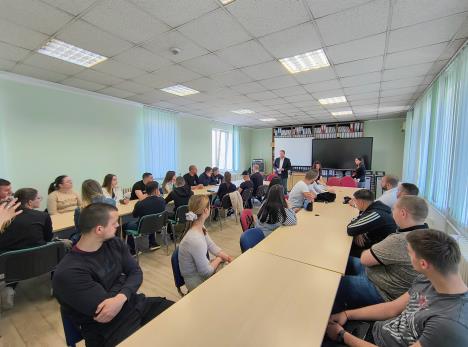 NSZ Kruševac, dodela odluka za mlade.jpg