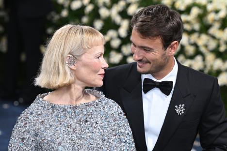 Pamela Anderson i njen sin Brendon Tomas Li na Met Gali 2025 profimedia-0995527741.jpg