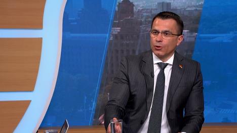 jutarnji clean.02_50_34_07.Still016.jpg