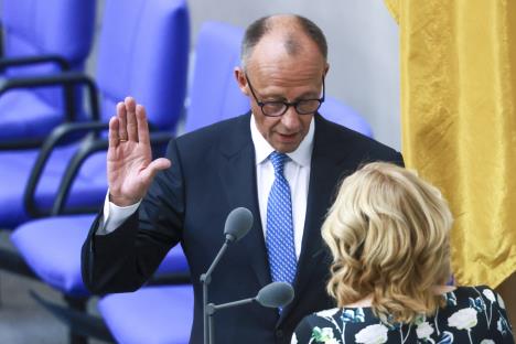 av03 EPA Hannibal Hanschke.jpg