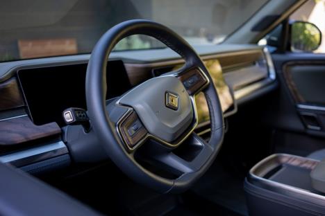 Rivian R1T (11).jpg
