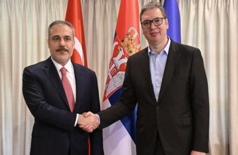 2025-05-19 13_30_34-Aleksandar Vučić (@buducnostsrbijeav) • Instagram photos and videos.jpg