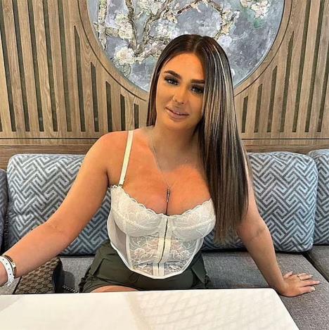 Шарлот Меј Ли