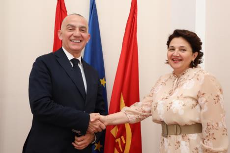 Ministar Vujić u Gradskoj upravi Kruševca.jpg