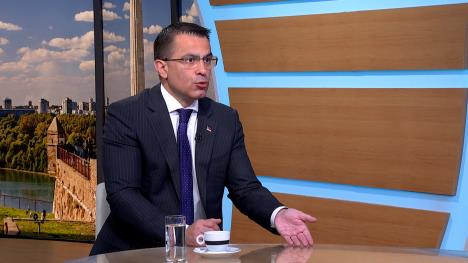 Sequence 12.02_50_42_10.Still010.jpg