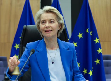 ursula02 EPA Olivier Hoslet.jpg