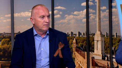 jutarnji clean.00_54_25_02.Still006.jpg