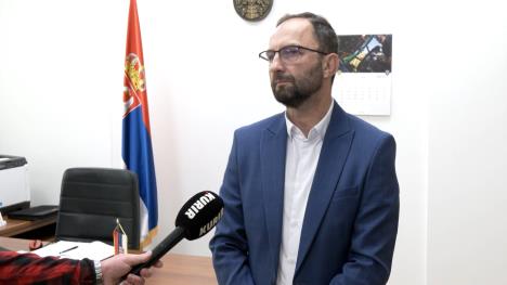 jutarnji clean.02_16_11_24.Still012.jpg