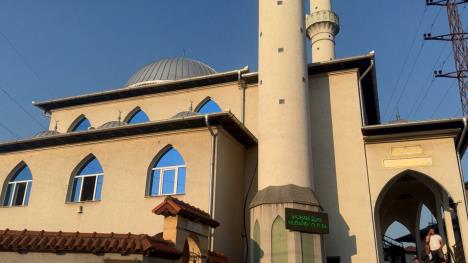 jutarnji clean.00_33_26_15.Still003.jpg