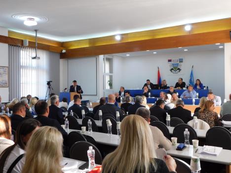 LOZNICA -Novi direktori.JPG