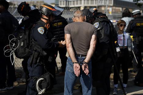 xx07 EPA Caroline Brehman.jpg