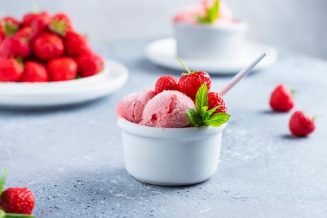 domaći sladoled od jagode shutterstock_1704738868.jpg