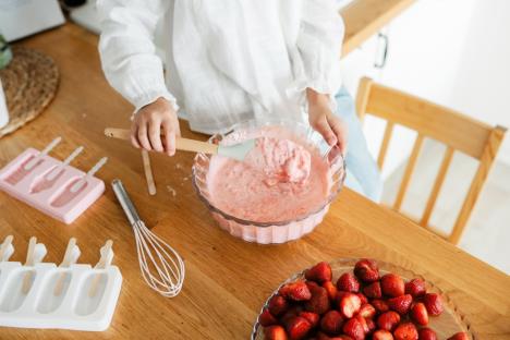 domaći sladoled od jagode  shutterstock_2302847899.jpg