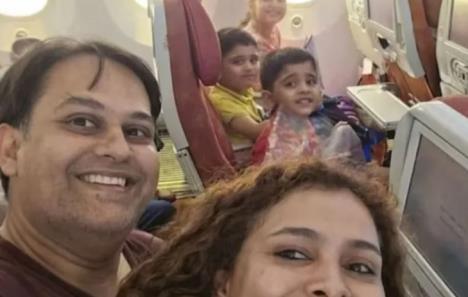 Indija pad aviona u Indiji selfi.jpg
