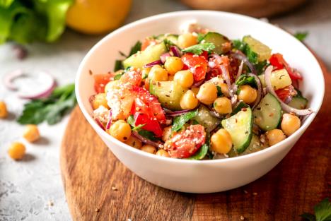 salata shutterstock_1677664252.jpg