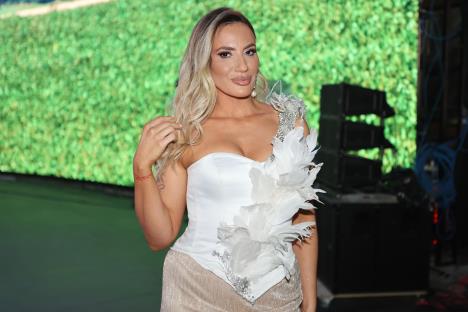 ZABLISTALA NA FINALU RIJALITIJA, A EVO KAKO JE NEKADA IZGLEDALA: Kristina Spalević nekada bila rasna crnka, evo na šta je Kristijan Golubović pao (FOTO)
