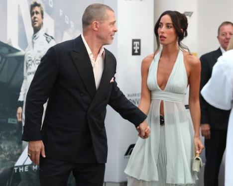 bred pit ines de ramon profimedia-1011599636.jpg