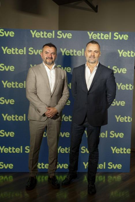 Aleksandar Bogdanović i Mike Michel.jpg