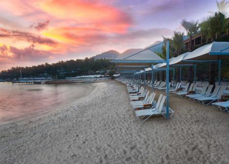 VOGUE HOTEL SUPREME BODRUM Plaza.jpg