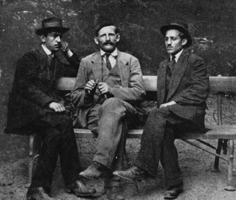 Trfko Grabež (levo) i Gavrilo Princip (desno) sa prijateljem na Kalemegdanu u Beogradu