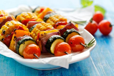 grilovani raznjici sa povrcem shutterstock_403832023.jpg
