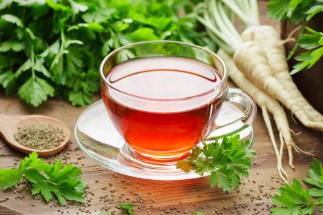 caj od persuna shutterstock_2435472499.jpg