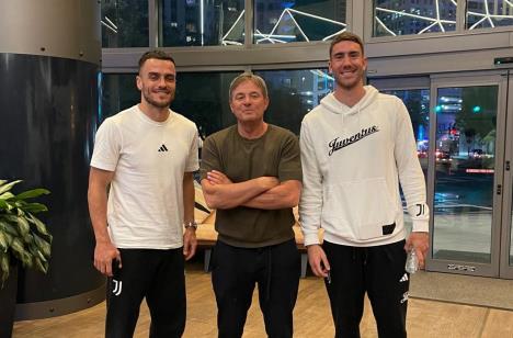 Kostić, Piksi i Vlahović