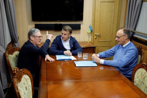 108 EPA Ludovic Marin  Pool.jpg