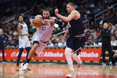 Jonas Valančijunas i Nikola Jokić