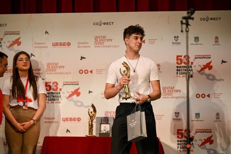 Filmski festival u Sopotu_dodela nagrada_(Dragan Vesić je preuzeo nagradu u ime Ivana Bosiljčića)_foto Belkisa Abdulović 07.jpg