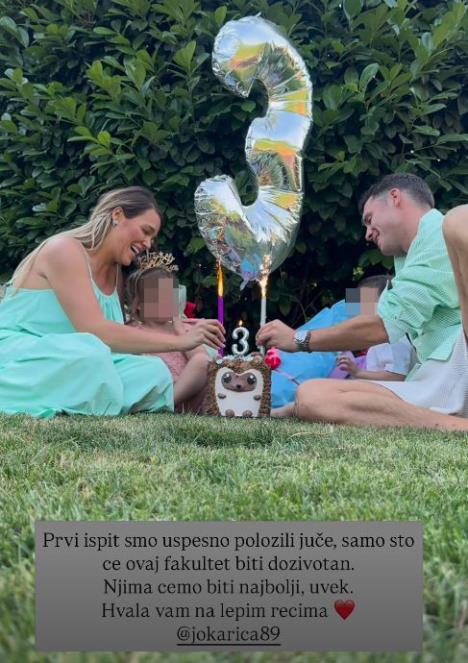 Marija Mikić s bivšim suprugom i decom