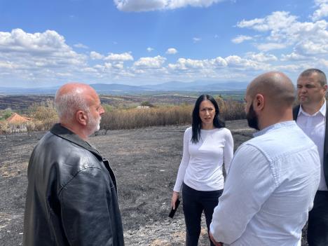 Jelena Žarić Kovačević u poseti porodicama postradalim u požarima (2).jpeg