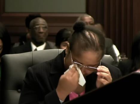 Devojčica je branila otmičarku koja je na suđenju plakala