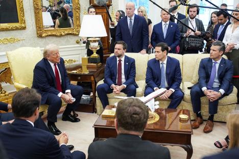 107 EPA Yuri Gripas  Pool.jpg