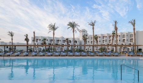 NASLOVNA Serry Beach Resort 7.jpg