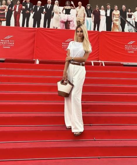 ALEKSANDRA NIKOLIĆ PONOSNO POZIRALA NA CRVENOM TEPIHU! Bivša zadrugarka sa verenikom na romantičnom putovanju (FOTO)